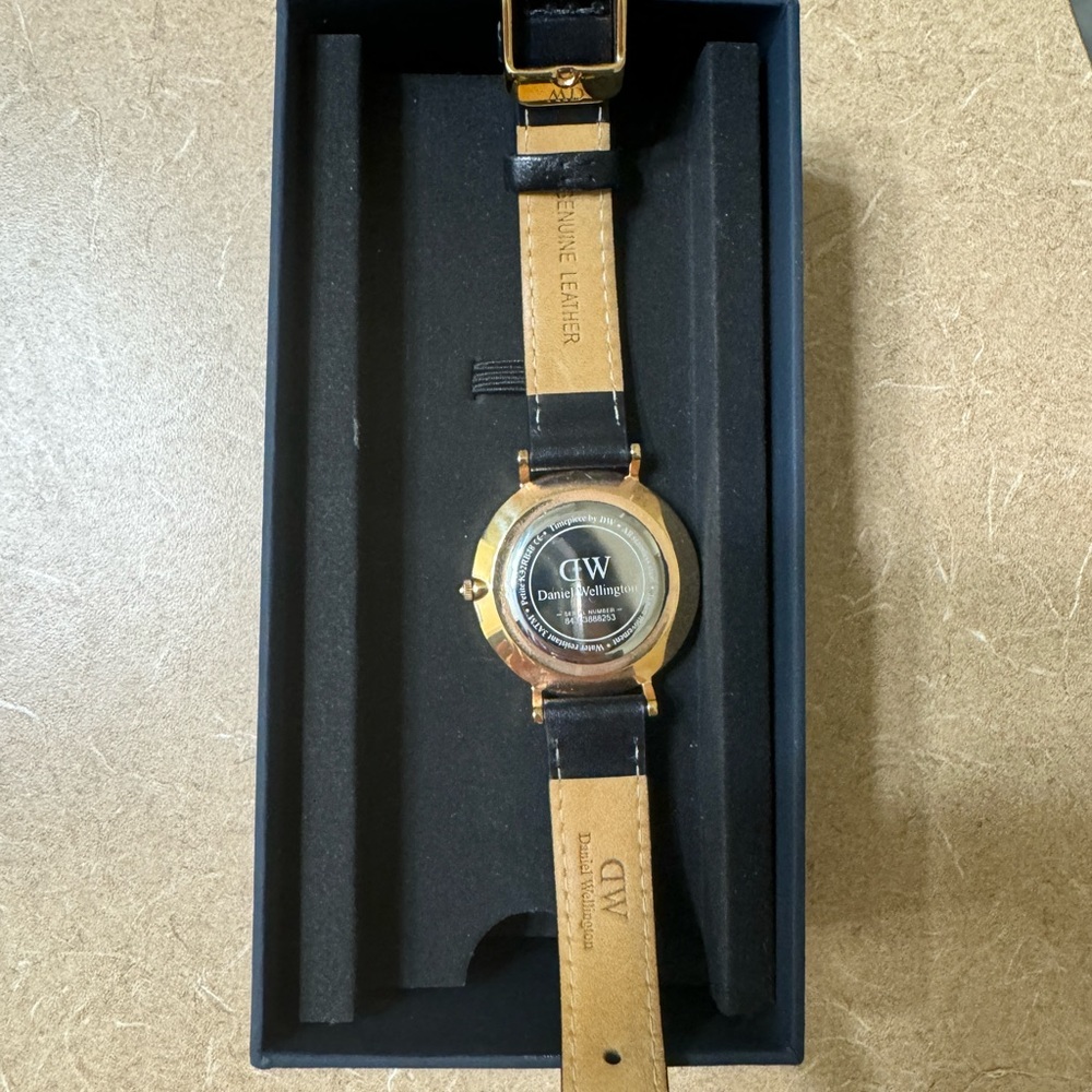 Petite Sheffield Rose Gold 32mm - Picture 4 of 8